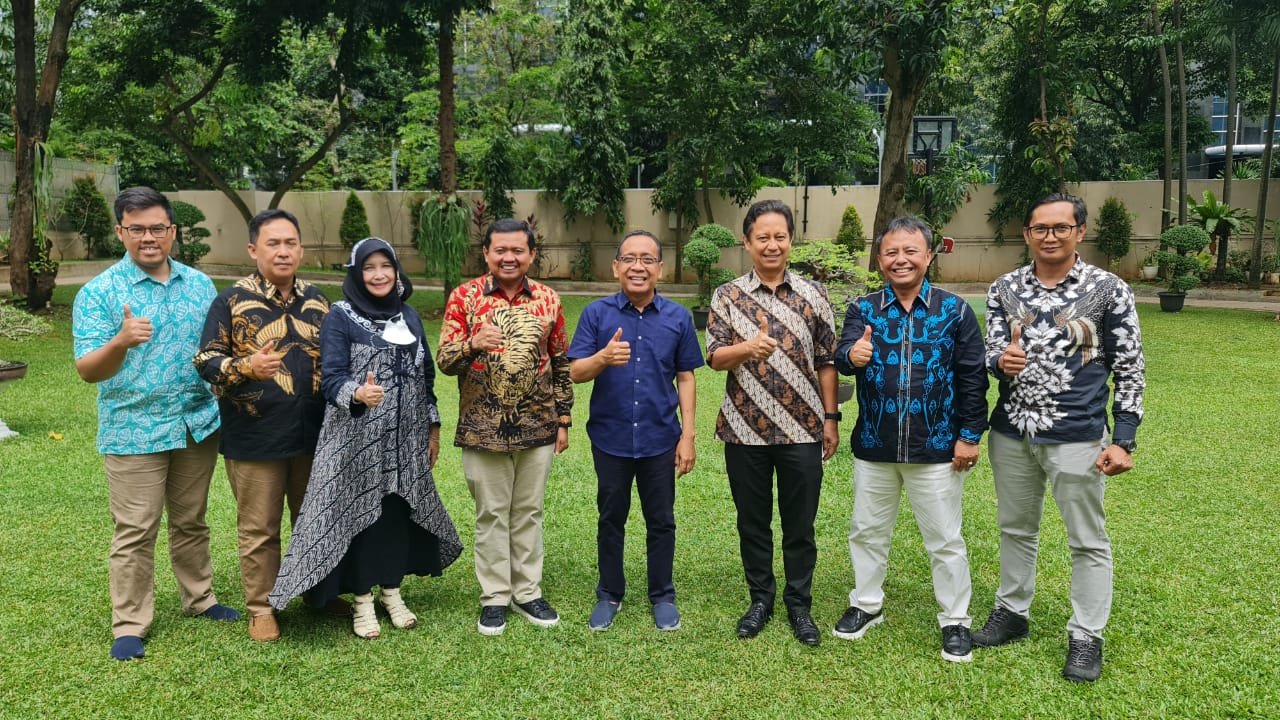 Berfoto Bersama