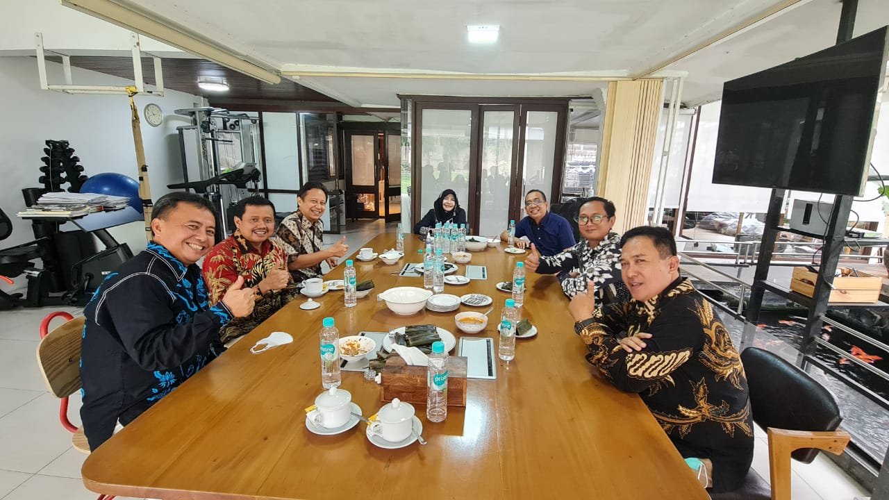 Diundang Mensesneg Pratikno