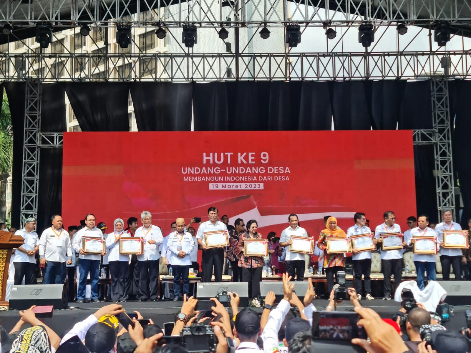Penghargaan utk bank bjb sebagai Bank Peduli Perekonomian Masyarakat Desa