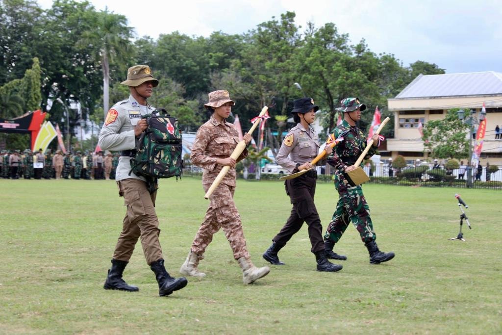 Praja IPDN mengikuti Latsitardanus ke-XLIII di Istana Gubernur Sumatera Barat. (For Radar Sumedang)